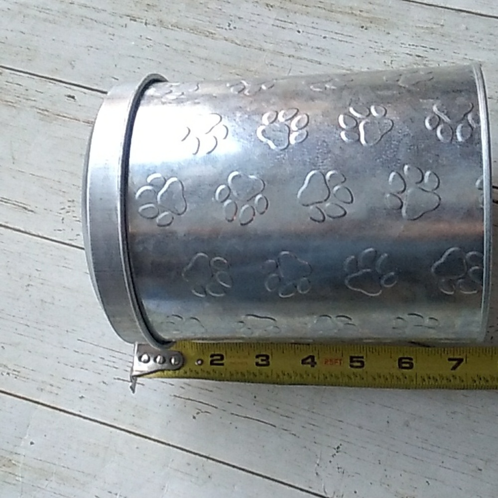 Silver Metal Dog treat container - Picture 4 of 5